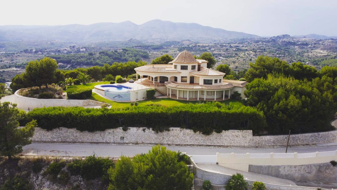Spektakuläre Luxusvilla zum Verkauf in Calpe Ref AV589